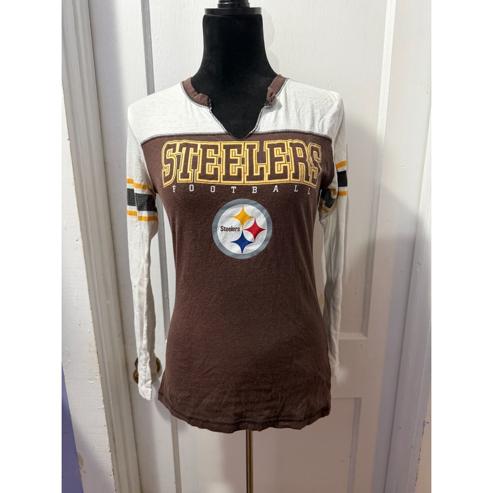 NFL Apparel Pittsburgh Steelers Long Sleeve Graphic Top in M
